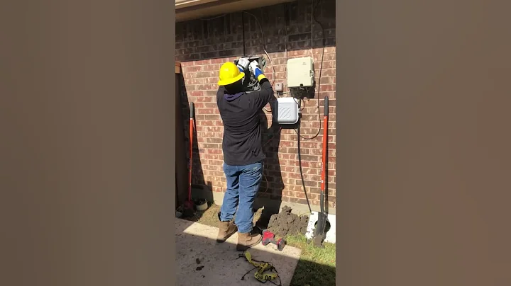 Apprentice Causes Accidental Arc || ViralHog