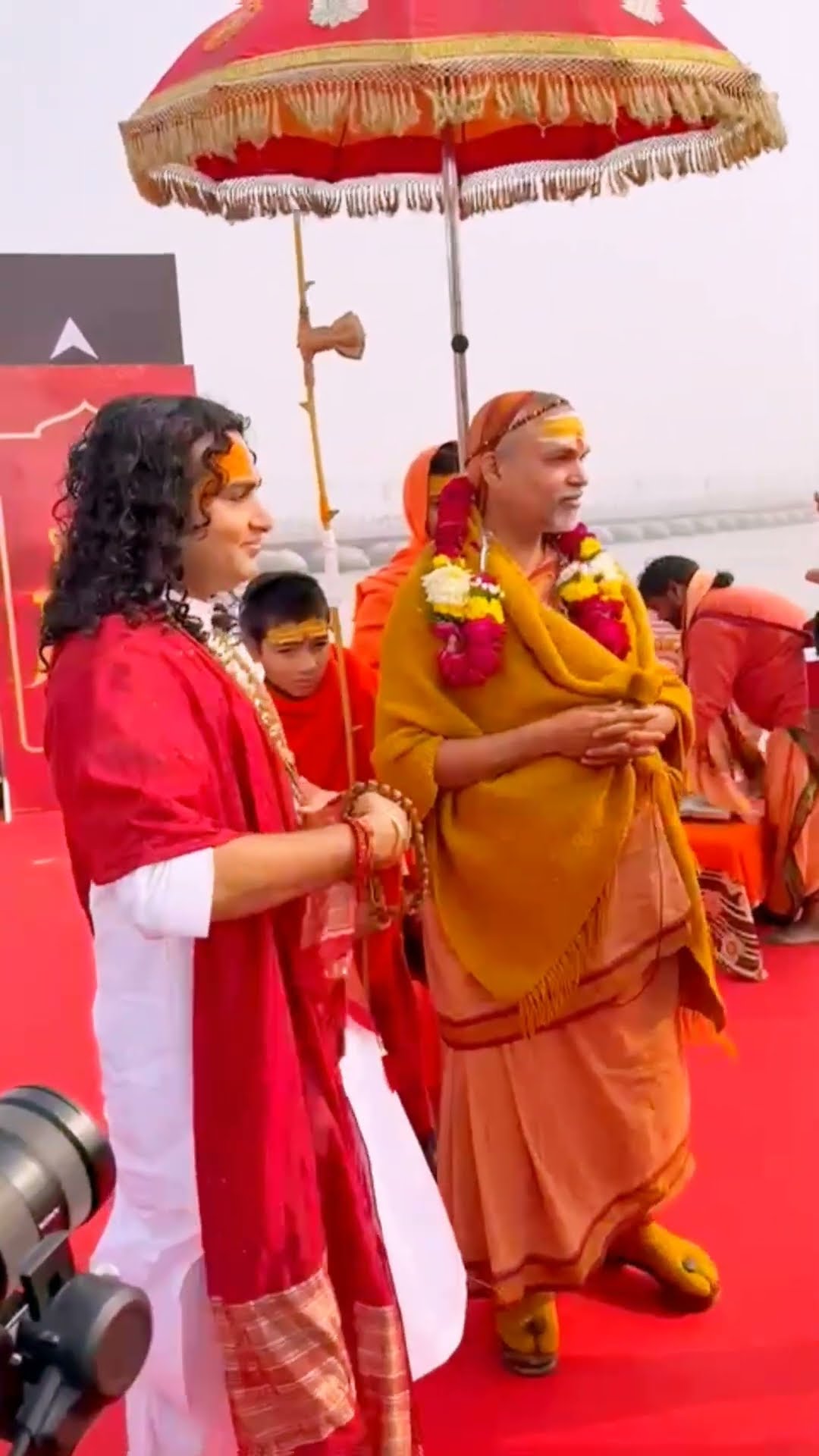 प्रयागराज पहुचें श्री अनिरुद्धाचार्य जी महाराज। महाकुंभ में हुआ संतों का अद्भुत मिलन? #mahakumbh2025