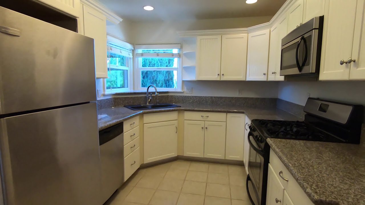 PL8286 Charming 1 Bed + 1 Bath Apartment for Rent! (Toluca Lake, CA