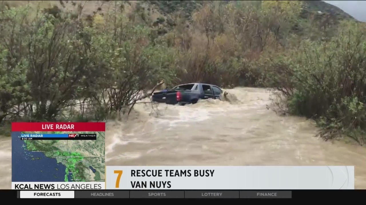 rescue-crews-respond-to-a-dozen-vehicles-stuck-in-floodwaters-youtube