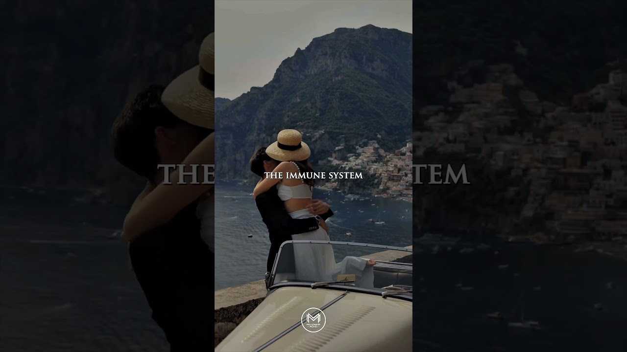 Одно объятие может спасти ей день ❤️ 