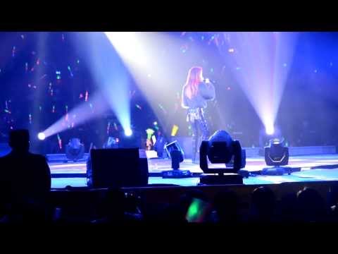 [FanCam] 20131201 李玟 - 能不能 Live (徐州聖羅蘭之夜群星演唱會)