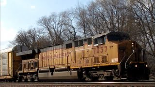 One unit wonder pulls Union Pacific autorack train