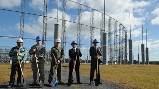 米軍三沢基地の通信傍受施設「象のオリ」解体始まる (AN/FLR-9アンテナ)