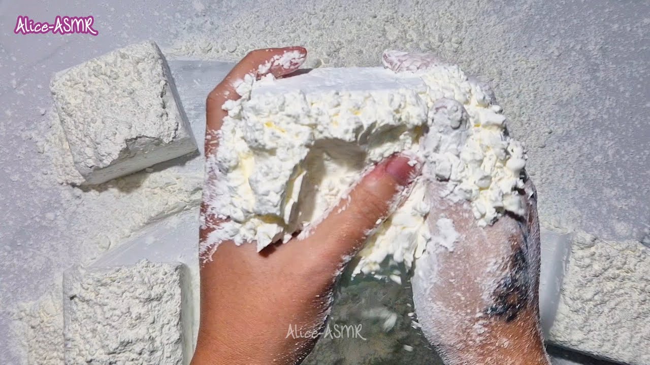 Super Soft Bsn Gym Chalk Topped With Squeaky Cornstarch - YouTube