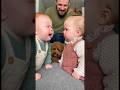 喧嘩する赤ちゃん達👶犬はどうしていいか分からず固まってしまう。。。#dog #baby #cute #funny #shorts #shortvideo #赤ちゃん