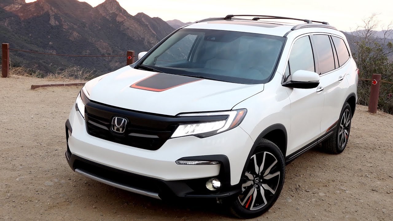 2019 Honda Pilot Elite AWD | White Diamond Pearl | Driving, Interior