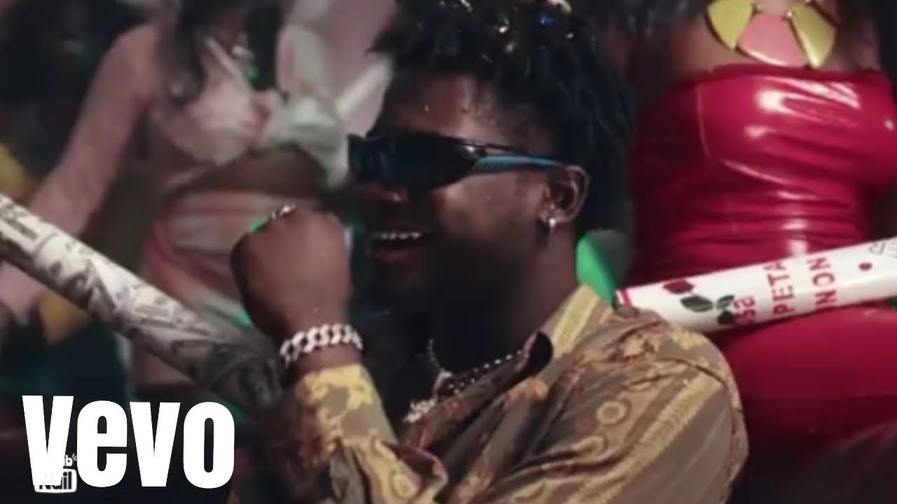 Kuami Eugene I feel nice ( LYRICS) YouTube