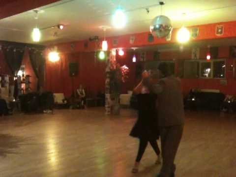 Marite Lujan y Frank Rossi bailan Tango
