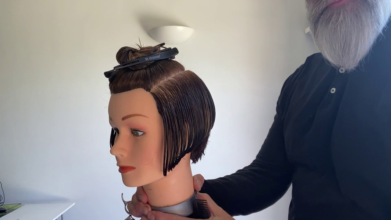 graduated bob using horizontal layering and a horseshoe sectioning