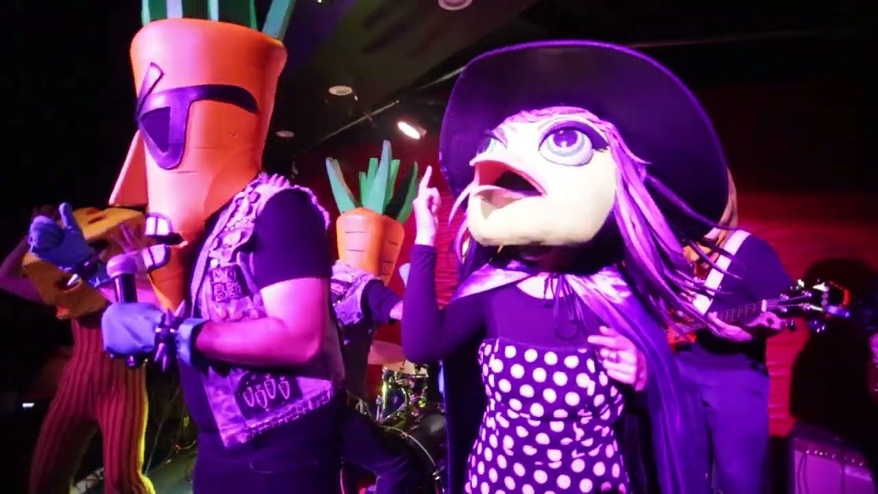 Radioactive Chicken Heads ATOM THE AMAZING ZOMBIE KILLER Live at Corbin Bowl, Tarzana