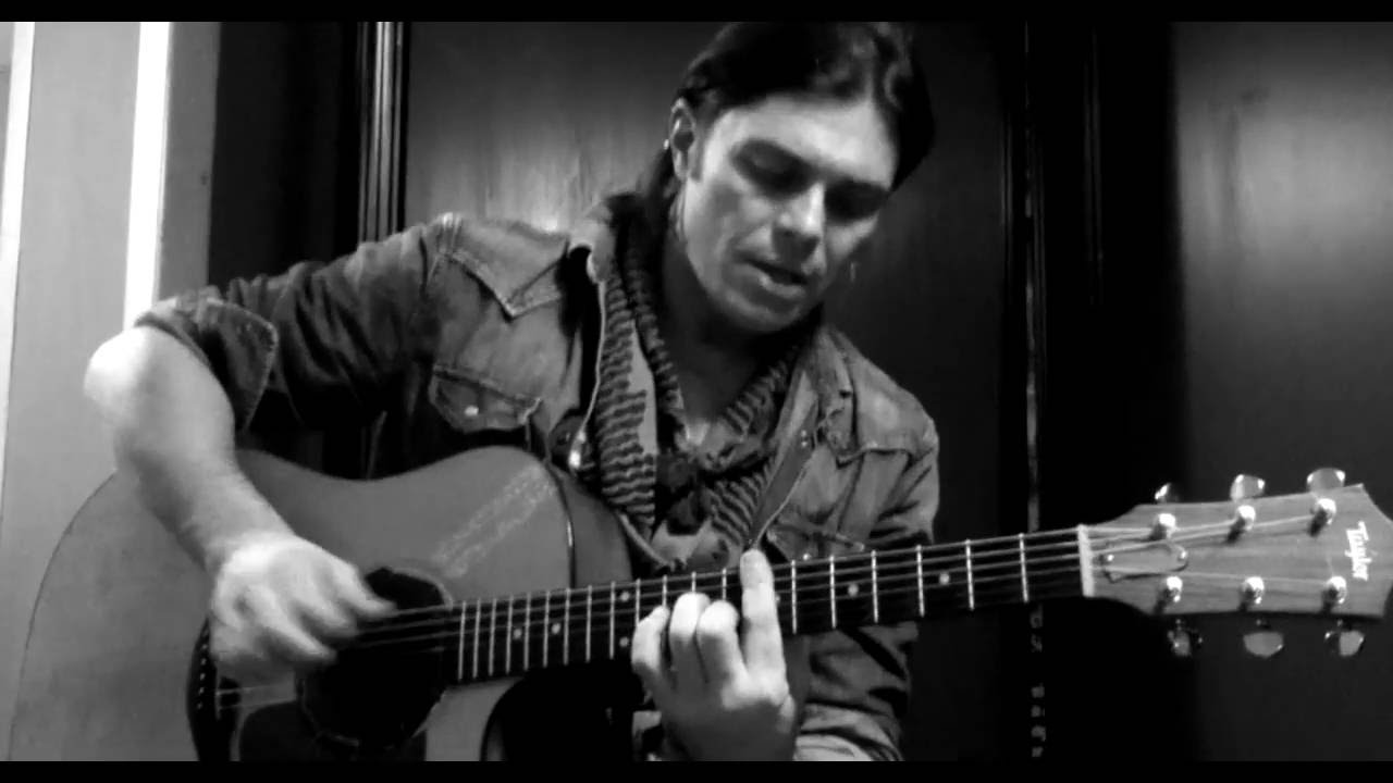 Gianluca Grignani - Backstage Tour 2011 (Romantico Rock Show)