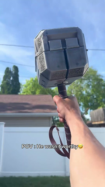 Only Superdad can lift Thors hammer🤣💪🏼 #thor #hammer #marvel #superdad #toolbox #shorts
