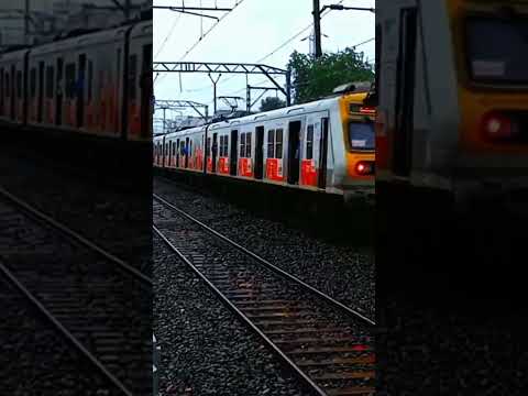 Fast Local Towards Kalyan #india #indianrailways #mumbailocal #indiantrain#travel #railwayline#viral