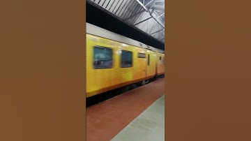 Tejas Express Overtaking Gomti Express at Etawah Jn 🚄🔥 | #TejasExpress #GomtiExpress  #IndianRailway