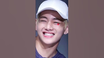 the smile is a silent killer 🔪😳 #kimtaehyung #btsarmy #btsshorts #btsedits #kpop