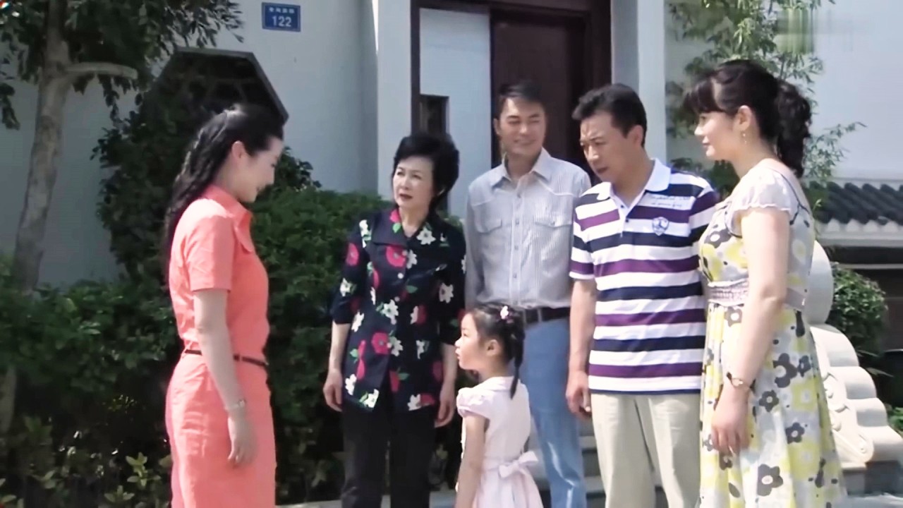 女兒撞見父親出軌，當場決定斷絕父女關係，父親悔改終身！#中国电视剧 #伦理 #短劇 #愛情 #婚姻 #都市 #出軌