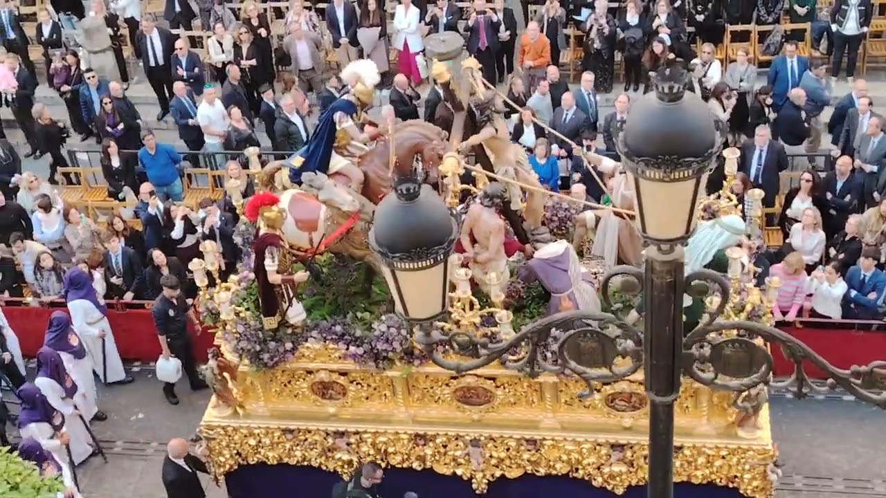 CRISTO DE LA EXALTACIÓN (LOS CABALLOS) EN LA AVENIDA. JUEVES SANTO DE 2025 EN SEVILLA