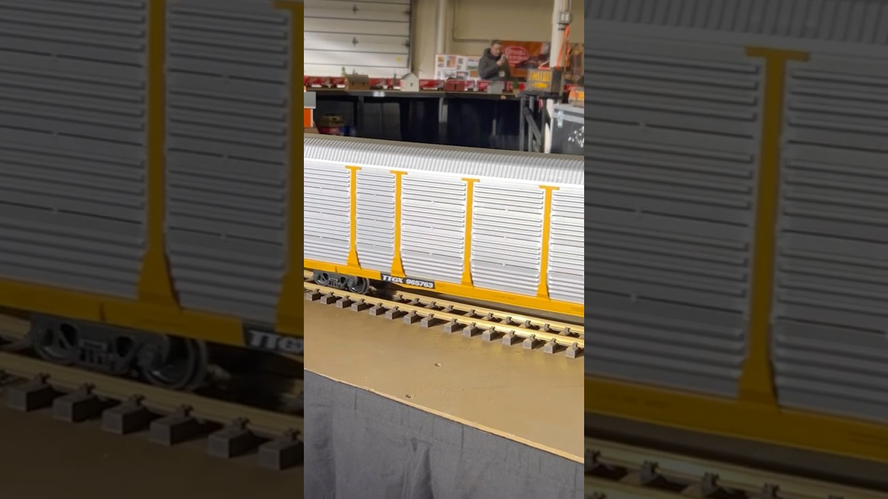 Hudson Valley G Scale Autorack Train - Amherst Railroad Hobby Show 2026 