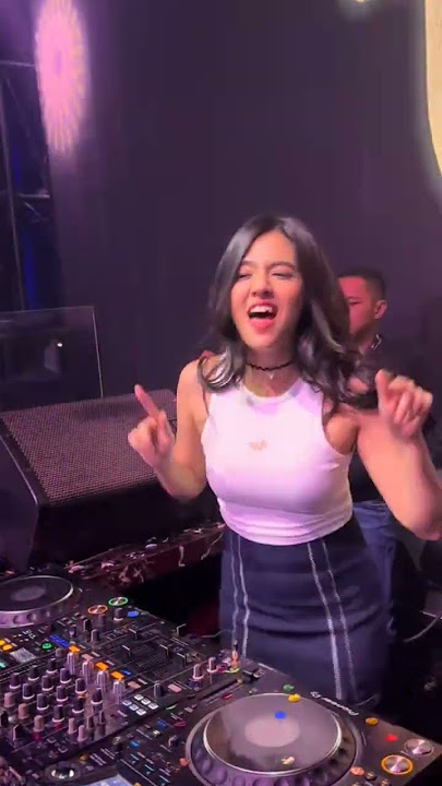 DJ Cantik yang Bikin Semua Joget! DJ Una in Action 💃#djuna #djviral #dj #remix #party #shorts