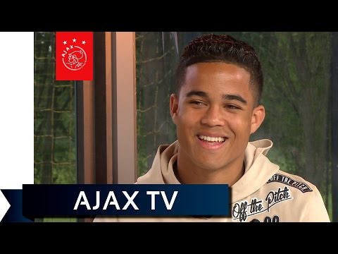 Ajax TV Kick Off - Justin Kluivert hoopt op een 'puntertje'