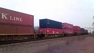 UP 6866 leads slow EB stacktrain