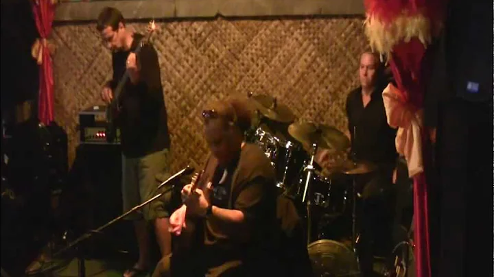 "With Or Without You/Hawai'i Aloha", Willie K, Jer...