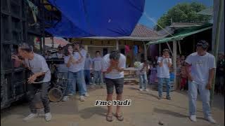 Pariasi mas Yudi sllu bikin ngakak lewat lagu Maumere 