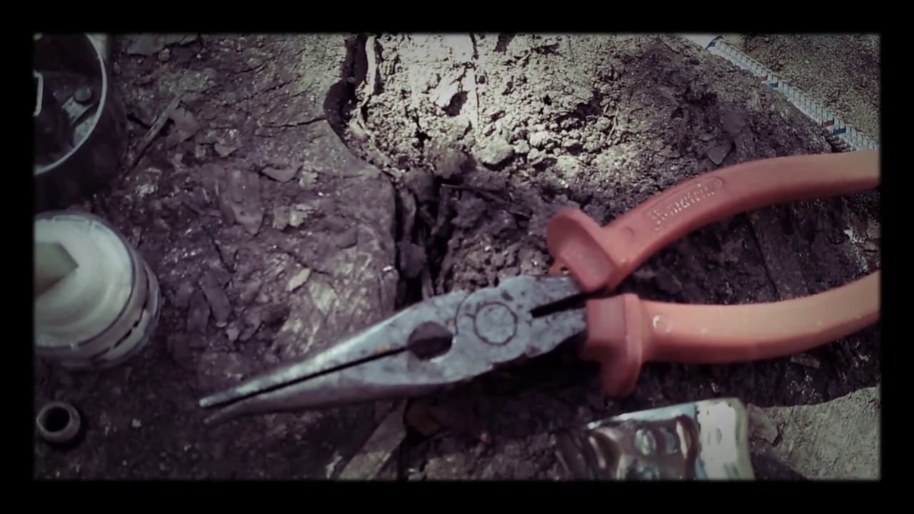 Как выкрутить прикепевший шланг смесителя. - YouTube