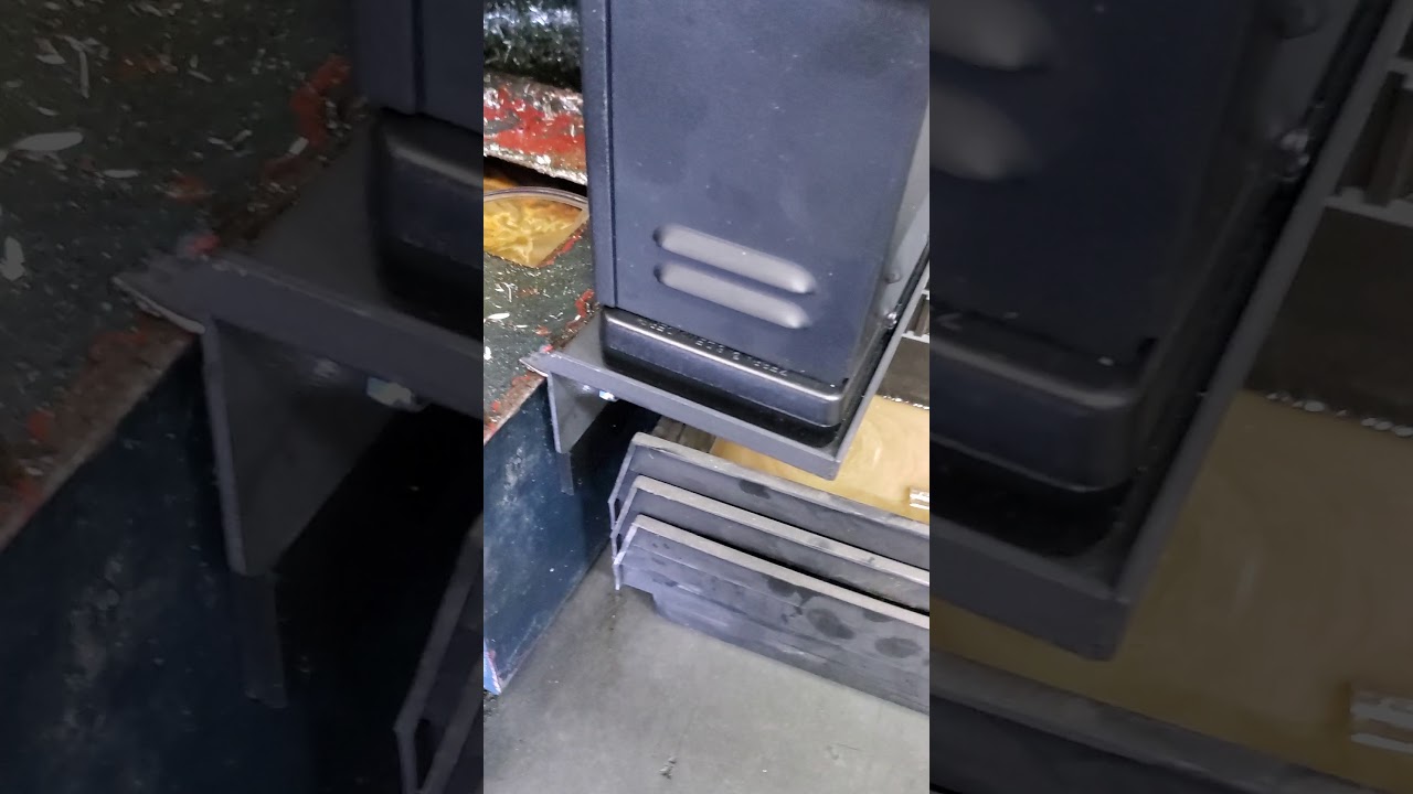 Zebra Sidewinder Tube Skimmer with Magnetic Attachment