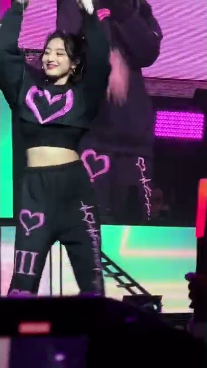 God Jihyo 😍 Love Foolish #TwiceInNewYork #TWICE #트와이스 #TWICE_4TH_WORLD_TOUR