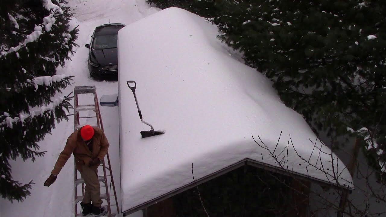 Shoveling snow off roof in February, 2021 YouTube