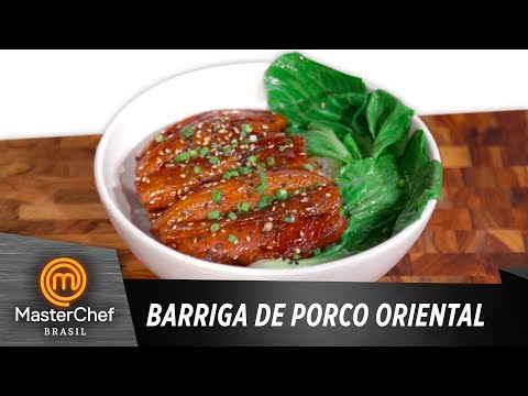 Torresmo na panela de pressão: 01 Kg. e 700 g. de Barriga de porco 1/2 Xícara de óleo 02 Colheres de. 