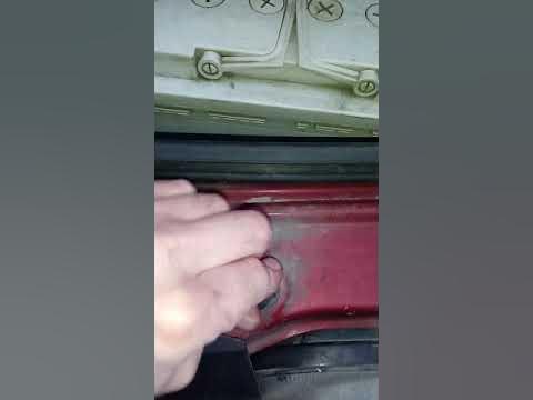 дребезжит капот рено логан 2