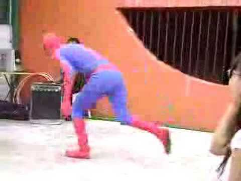 la caida de spider - man