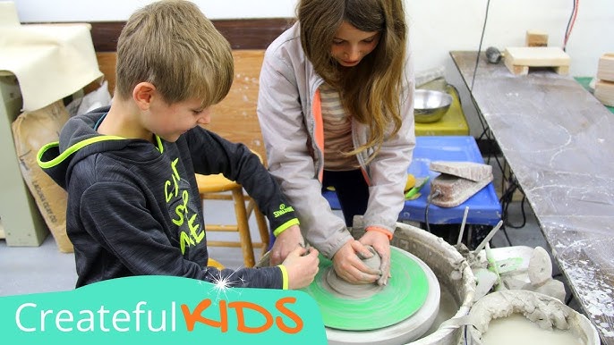 NATIONAL GEOGRAPHIC Kid's Pottery Wheel - 1. Setting Up Your Pottery Wheel  