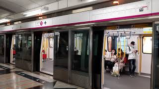 港鐵西鐵線D415-D416離開兆康站1號月台