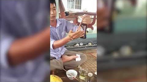 how to open a bottle with chopstick - meme 2019