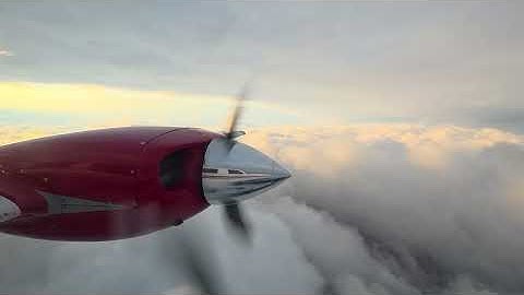 Cruising along between layers.