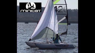 MINICAT 420 mit RollGenua Segel  inflatable Catamaran with furling Genoa sail⛵