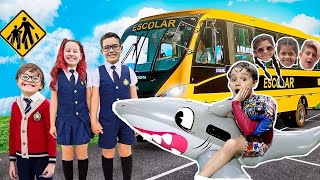 Igor e Gabriel ensina regras do ônibus escolar com amigos | Valentina, Maria Clara Valentina e Malu