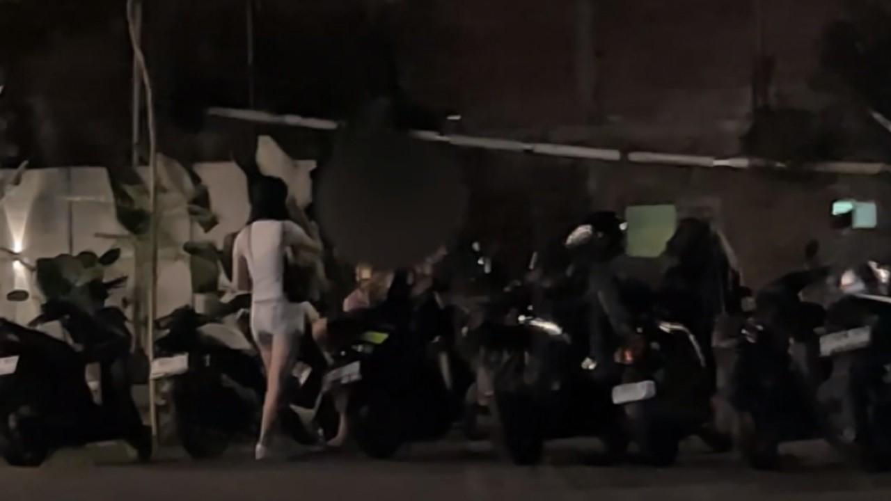 ya ampun kamu ko gini di belakang ku