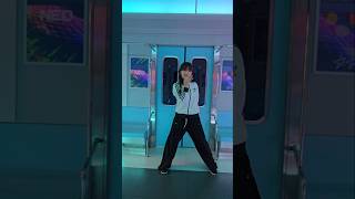 지하철에서 휘파람을 불면~?? #blackpink #휘파람 #whistle #블랙핑크 #yg #kpop #m…