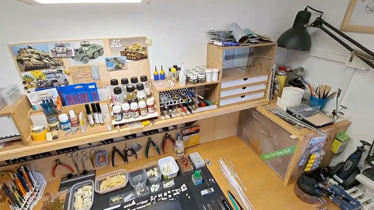 Hobby room for scale models, workbench from HobbyZone