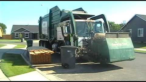 Garbage Collection In My Neighborhood - July 8, 2010 ~Part 1~
