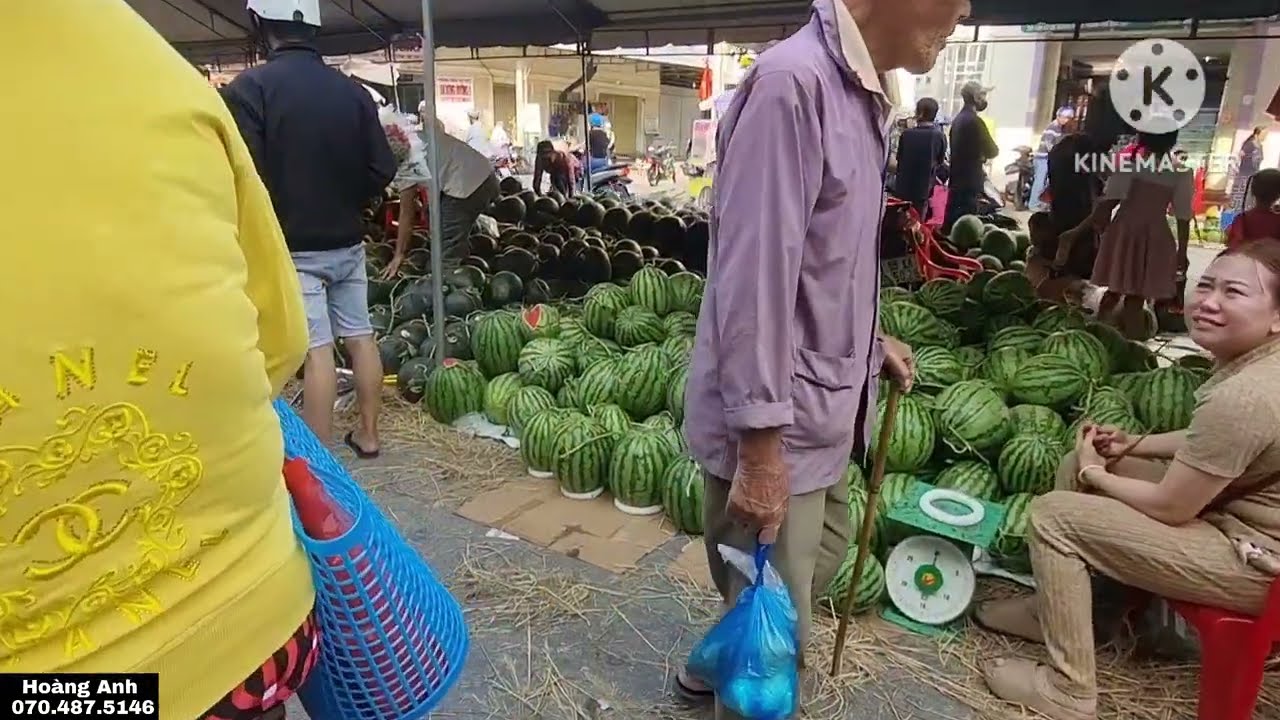 Câu chuyện hôm nay Hoàng Anh nói về những bà con bán dưa chưng những ngày tết như sau