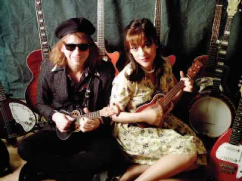 The Kennedys - Life is Large acordes