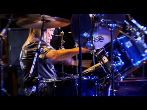 Nicko McBrain of Iron Maiden [Part 2] Live At Guitar Center&#039;s 20th Annual Drum-Off (2008)