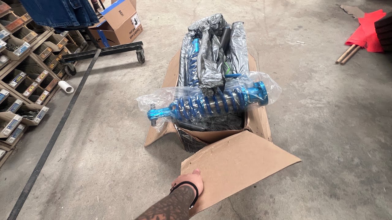 Installing king shocks on 2019 ford ranger - YouTube