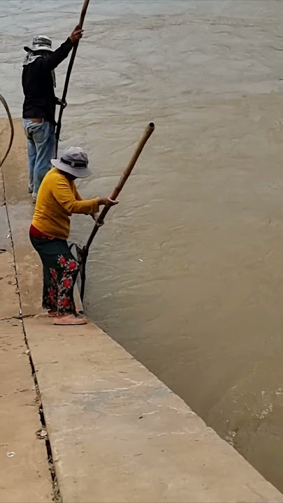 Real Life Fishing Under Dam Of Cambodian #fishing #fishinglife